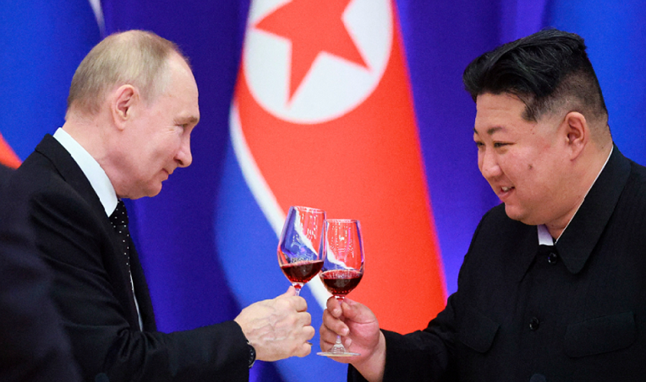 Después de 24 años, y en medio de una proceso de acercamiento diplomático entre Rusia y Corea del Norte, el presidente ruso Vladimir Putin vuelve este martes a